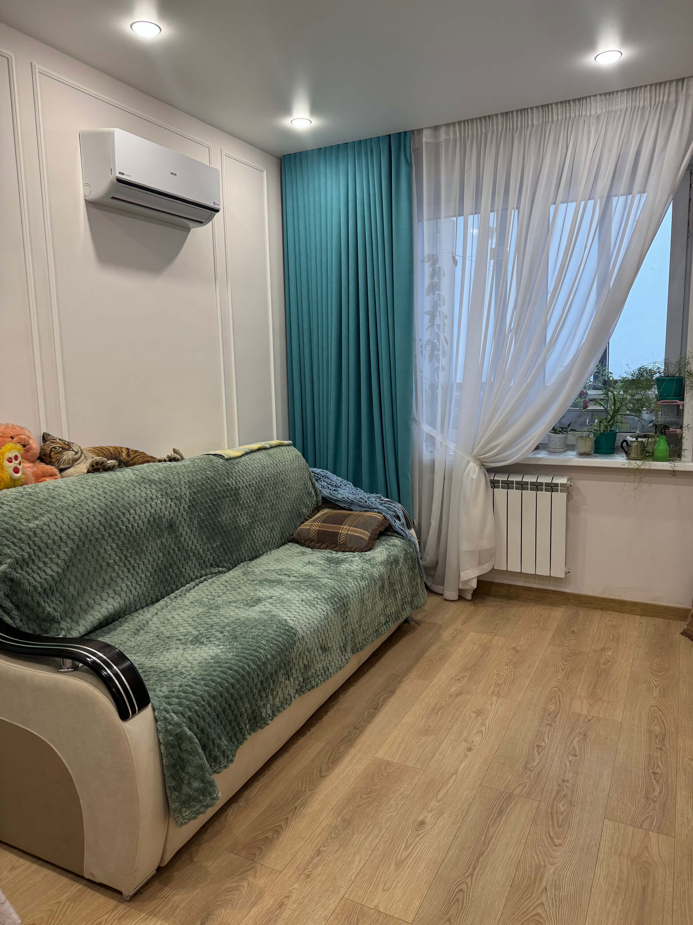 Ламинат светлый  для гостиной